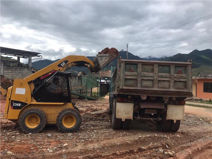 Minicargadores Caterpillar 236B (Quito)