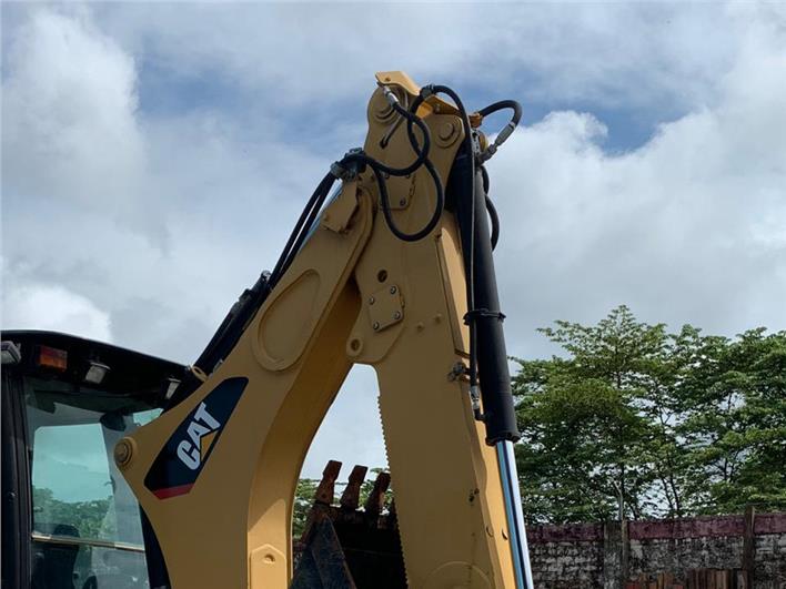Retroexcavadoras Caterpillar 420F (Milagro)