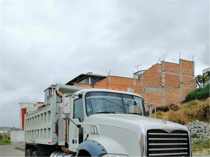 Volquetas Mack Granite MP8 12 M3 (Tulcán)