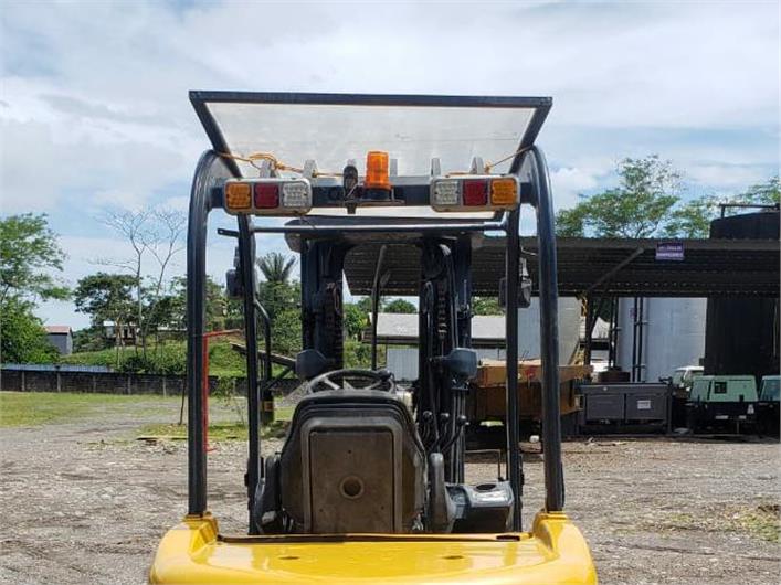 Montacargas Caterpillar 3 toneladas a diesel (Coca)