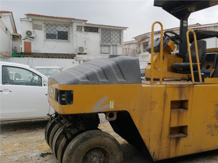 Rodillo Neumático Caterpillar PS-1500 (Guayaquil)