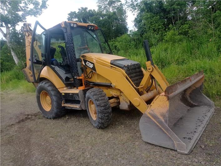 Retroexcavadoras Caterpillar 420F (Sushufindi)