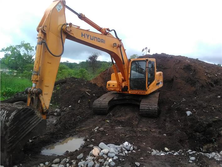 Excavadoras Hyundai 210LC7 (Puyo)