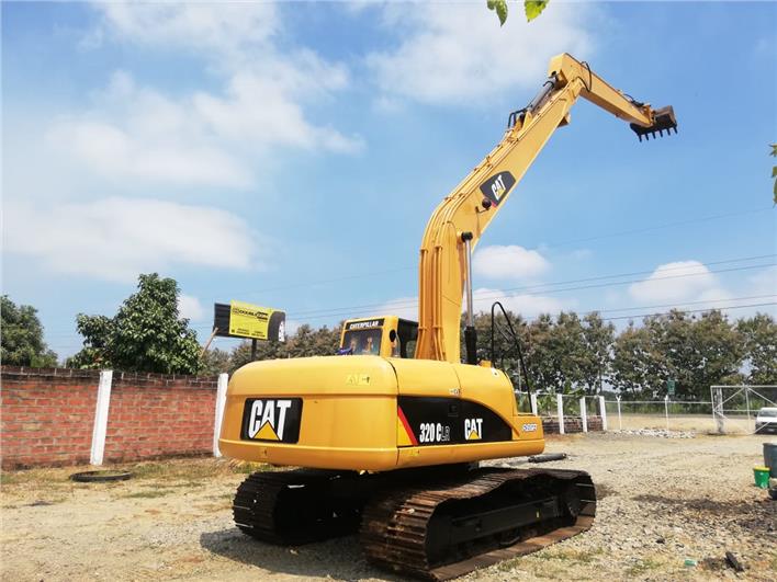 Excavadoras Caterpillar 320CL Brazo largo 16 metros (Cuenca)