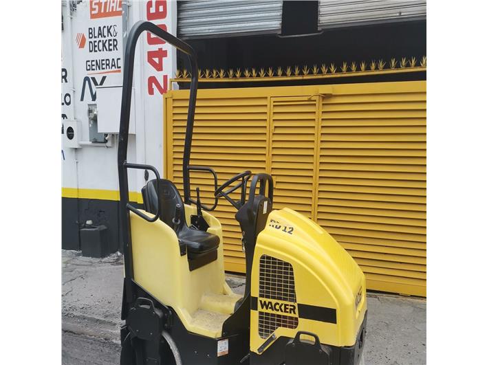 Rodillos doble tambor manual Wacker Neuson RD12A (Quito)