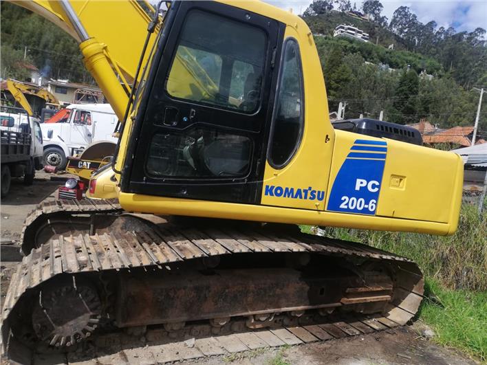 Excavadoras Komatsu PC200-6 (Cuenca)