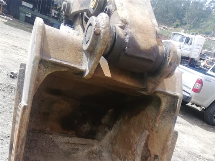 Excavadoras Komatsu PC200-6 (Cuenca)