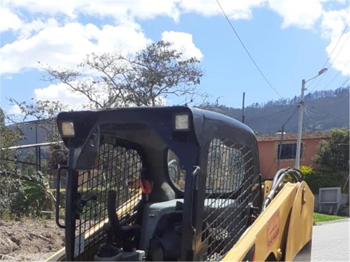 Minicargadores Caterpillar 246C (Quito)