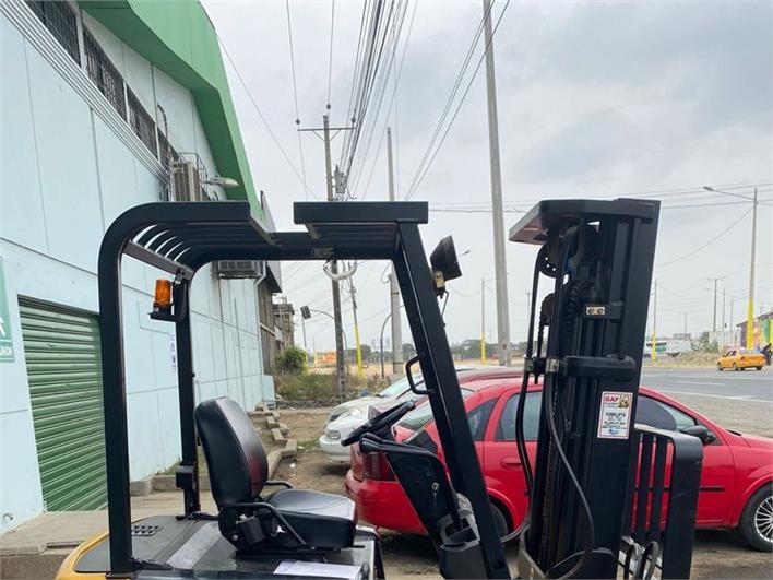 Montacargas Caterpillar ET4000 2 toneladas (Duran)