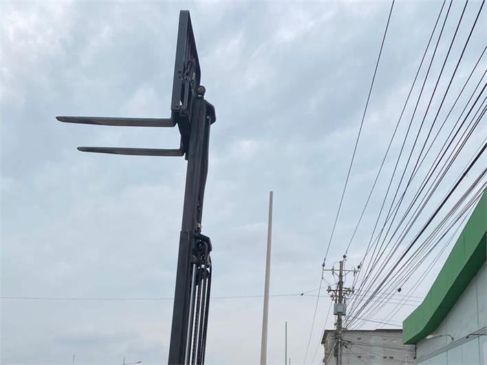 Montacargas Caterpillar ET4000 2 toneladas (Duran)