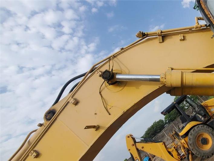 Excavadoras Kobelco SK 210 LC (Samborondón)