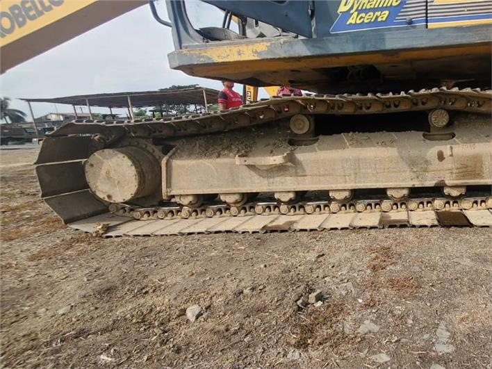 Excavadoras Kobelco SK 210 LC (Samborondón)