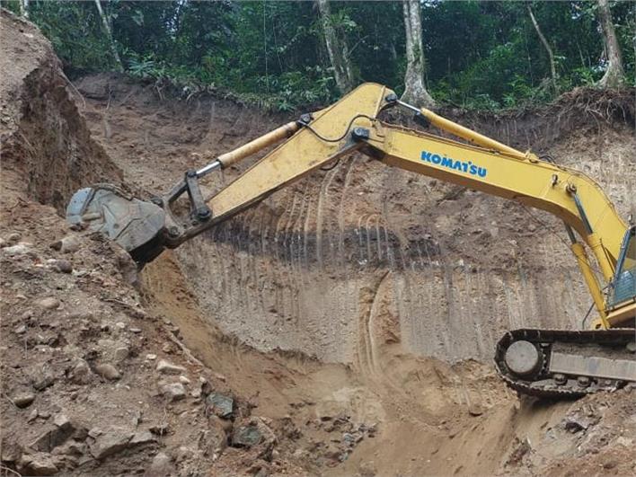 Excavadoras Komatsu PC270LC  (Zumba)