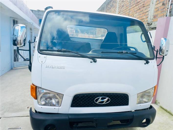 Camionetas 4x4 Hyundai HD65 (Ambato)