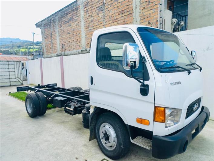 Camionetas 4x4 Hyundai HD65 (Ambato)