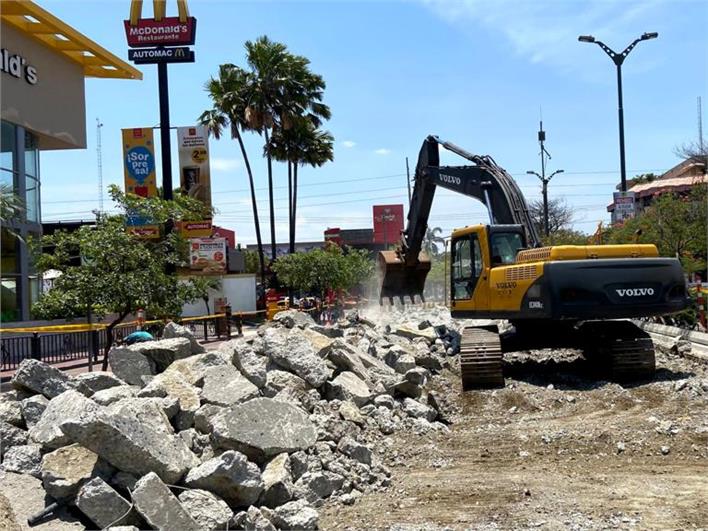 Excavadoras Volvo EC240BLC (Guayaquil)