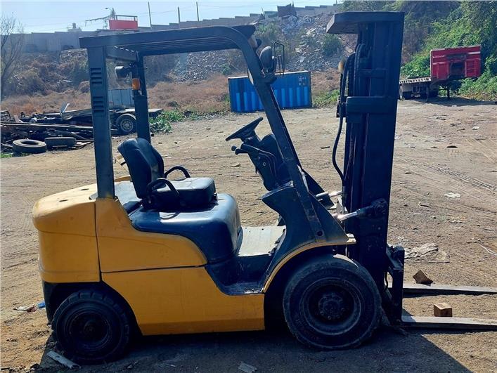 Montacargas Caterpillar P5000   2.5 ton (Guayaquil)