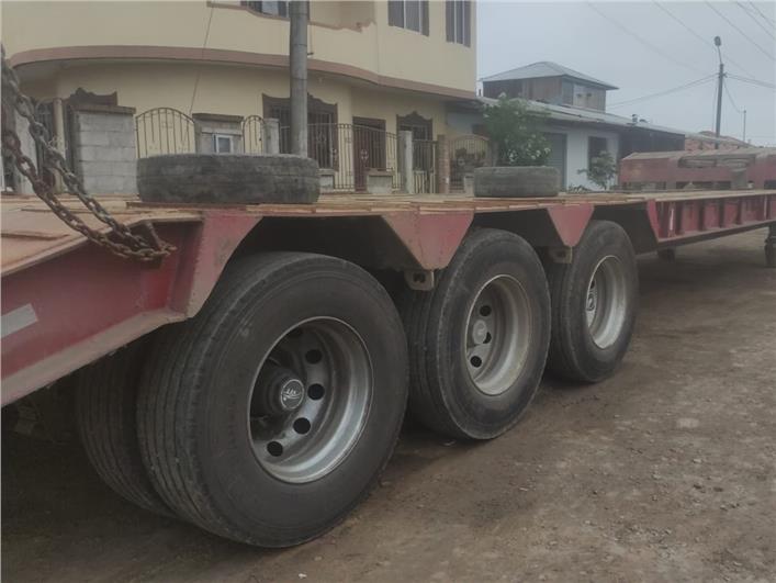 Remolques cama baja Generico 13 metro de largo (Machala)