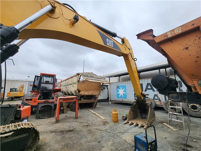 Excavadoras Caterpillar 320CL (Duran)