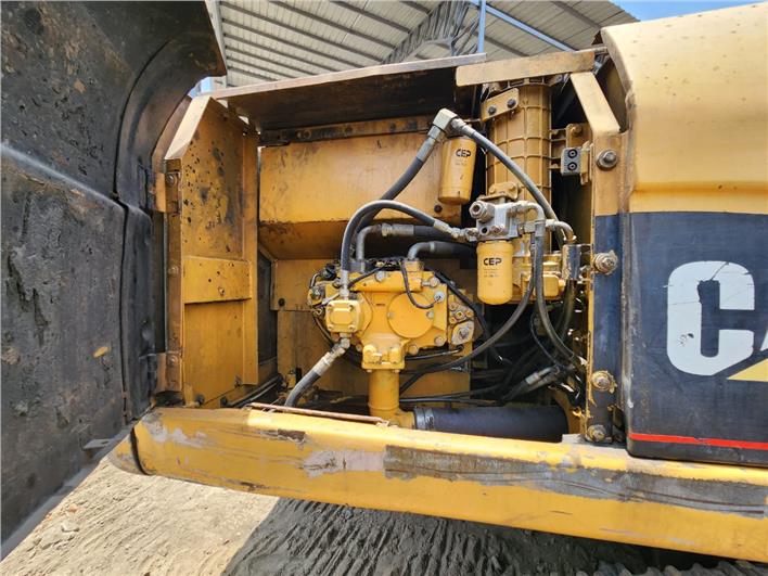 Excavadoras Caterpillar 320D BRAZO LARGO (Milagro)