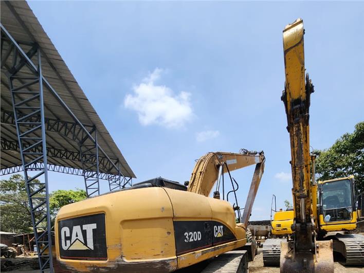Excavadoras Caterpillar 320D BRAZO LARGO (Milagro)