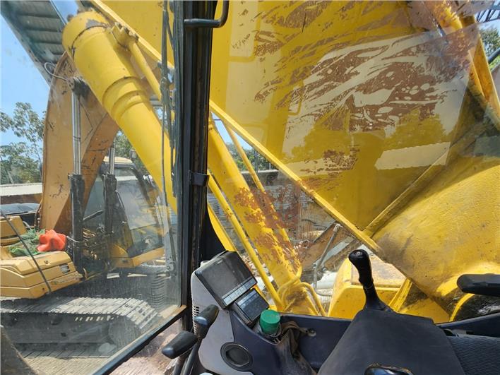 Excavadoras Komatsu PC200 (Milagro)