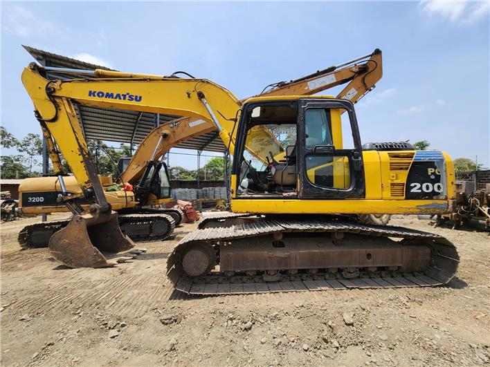 Excavadoras Komatsu PC200 (Milagro)