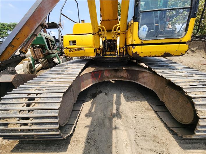 Excavadoras Komatsu PC200 (Milagro)