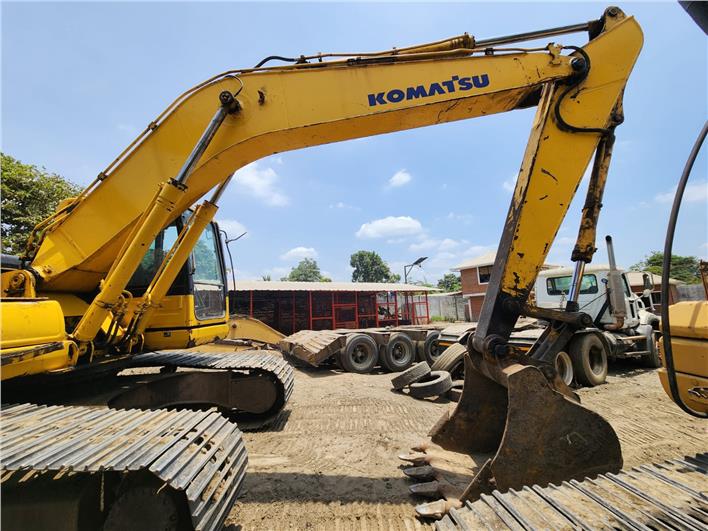 Excavadoras Komatsu PC200 (Milagro)
