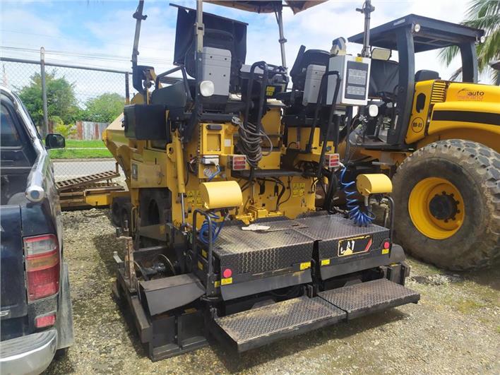 Rodillo Neumático Caterpillar PS-150C (Lago Agrio)