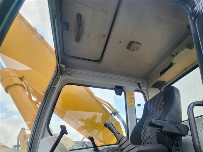 Excavadoras Hyundai R320LC‐7 (Guayaquil)