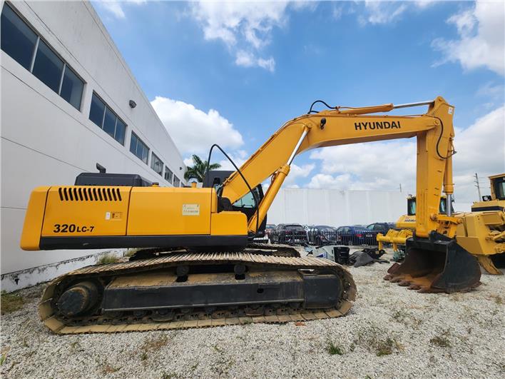 Excavadoras Hyundai R320LC‐7 (Guayaquil)