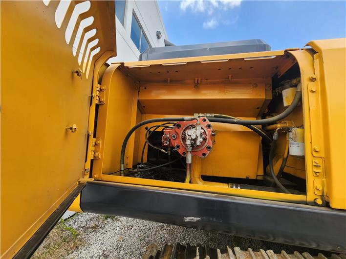 Excavadoras Hyundai R320LC‐7 (Guayaquil)