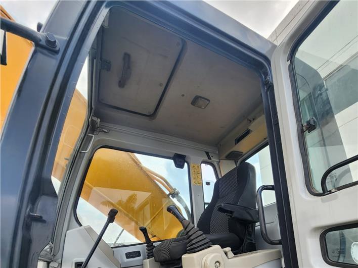 Excavadoras Hyundai R320LC‐7 (Guayaquil)