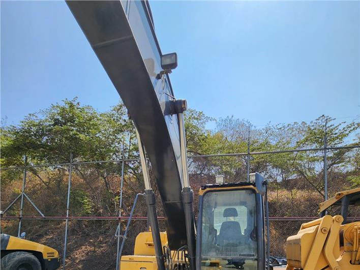 Excavadoras John Deere 210G (Guayaquil)