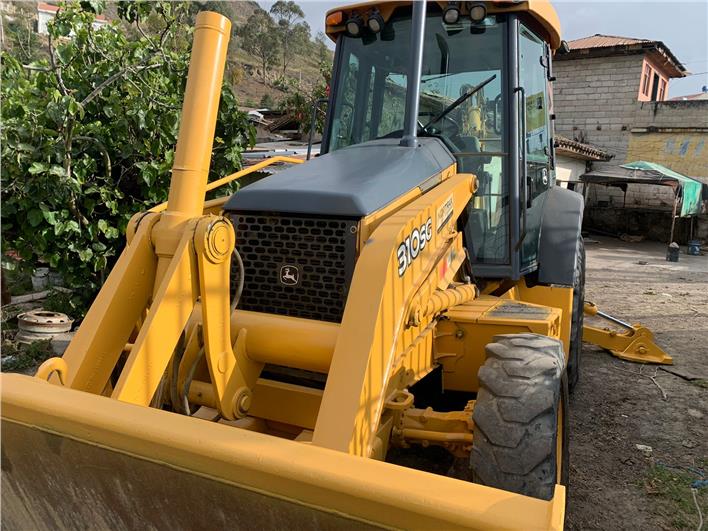 Retroexcavadoras John Deere 310SG (Cañar)
