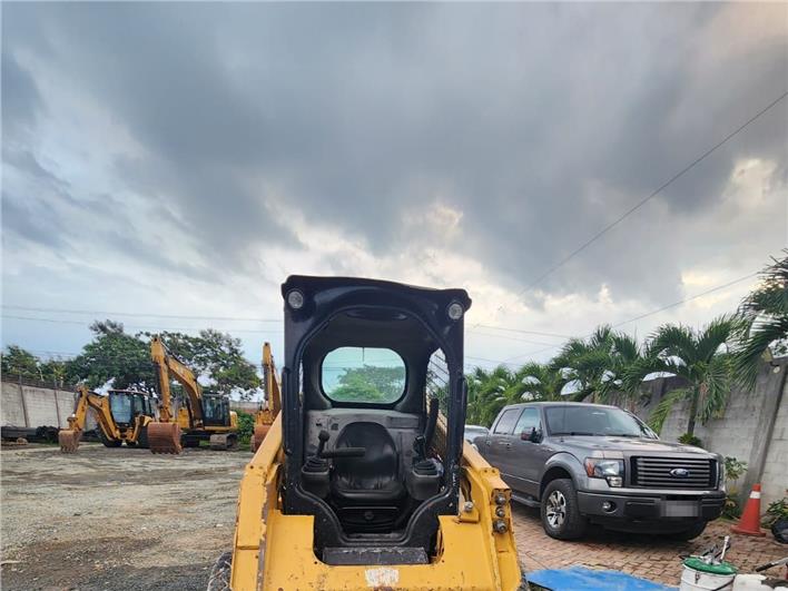 Minicargadores Caterpillar 236D  (Samborondón)