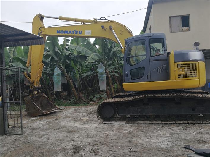 Excavadoras Komatsu 228 USLC (Balzar)