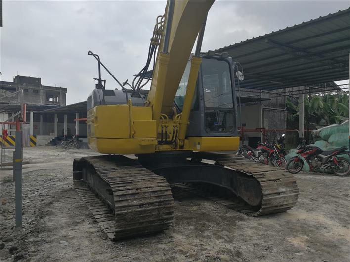 Excavadoras Komatsu 228 USLC (Balzar)