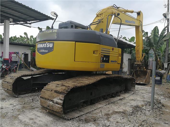 Excavadoras Komatsu 228 USLC (Balzar)