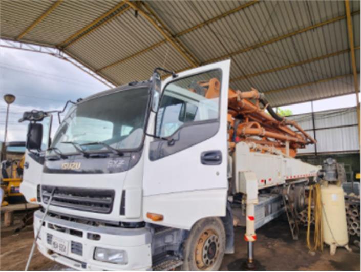 Camion Bomba (pluma) GENERICO Isuzu  (Guayaquil)