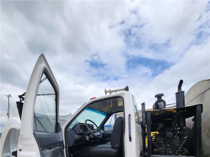 Distribuidoras de asfalto Chevrolet KODIAC (Guayaquil)