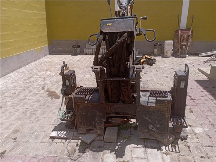 Accesorios - Brazos hidráulico Caterpillar BH150 (Quito)