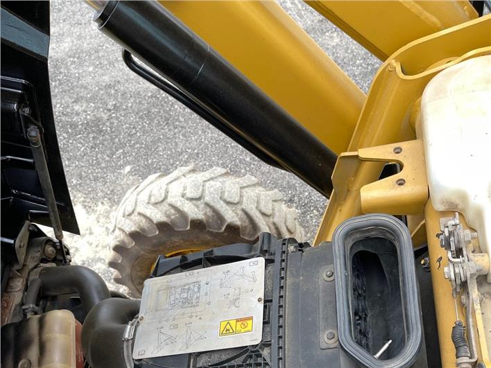 Retroexcavadoras Caterpillar 420F IT (La Troncal)