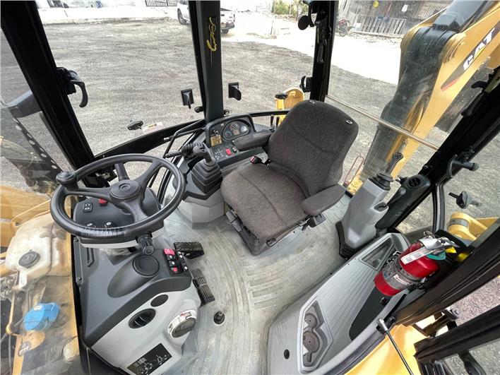 Retroexcavadoras Caterpillar 420F IT (La Troncal)