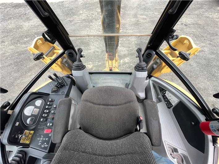 Retroexcavadoras Caterpillar 420F IT (La Troncal)