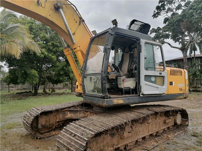 Excavadoras Hyundai 210-7 (Lago Agrio)
