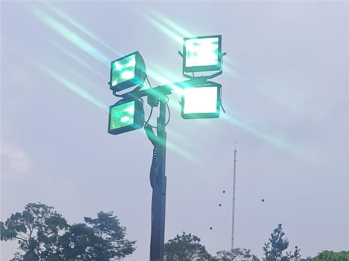 Torres de Iluminación Doosan LSC Motor Kubota (Coca)