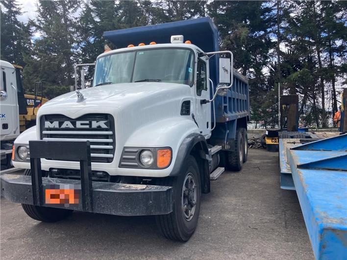 Volquetas Mack CV713 Mula (Quito)