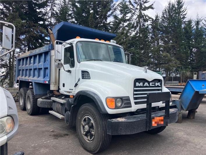 Volquetas Mack CV713 Mula (Quito)